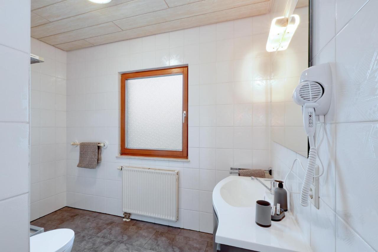 Seepark Kirchheim Ferienhaus Bei Nina Mit Sauna Εξωτερικό φωτογραφία
